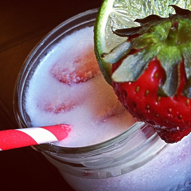 Ripped Recipes Coconut, Strawberry & Lime Refresher