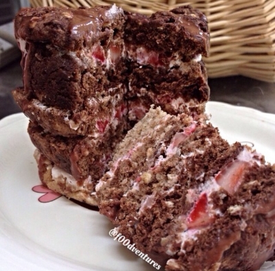 Chocolate Gradient Mugcake With Strawberry Filling