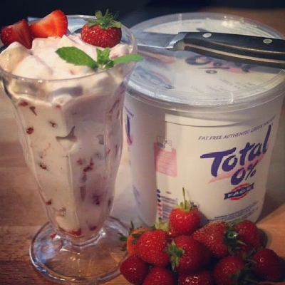 Healthy Eton Mess! (Strawberries and Cream)