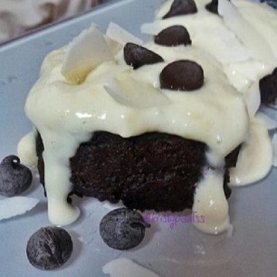 One-Minutes Fudgey Protein Brownies With Cream Cheese Protein Frosting