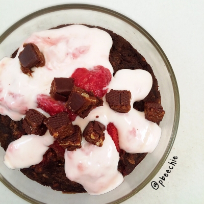 Strawberry Brownie Baked Oatmeal