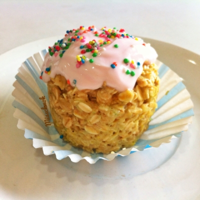 Two Minute Cupcake Baked Oatmeal